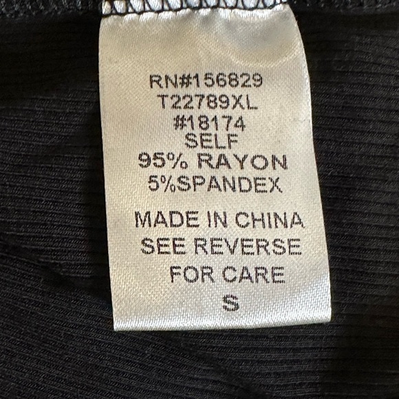 White Birch Wmns Mock Turtleneck Short Sleeved Ribbed Material Crochet Accent SM - Picture 7 of 8